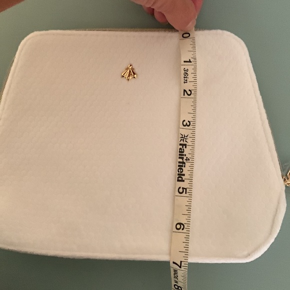 GUERLAIN Makeup Pouch white/cream NWOT - Picture 6 of 6